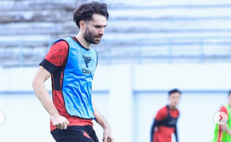 Mantan Pemain Arsenal dan Barcelona Resmi Gabung Persik Kediri, Super League Makin Panas