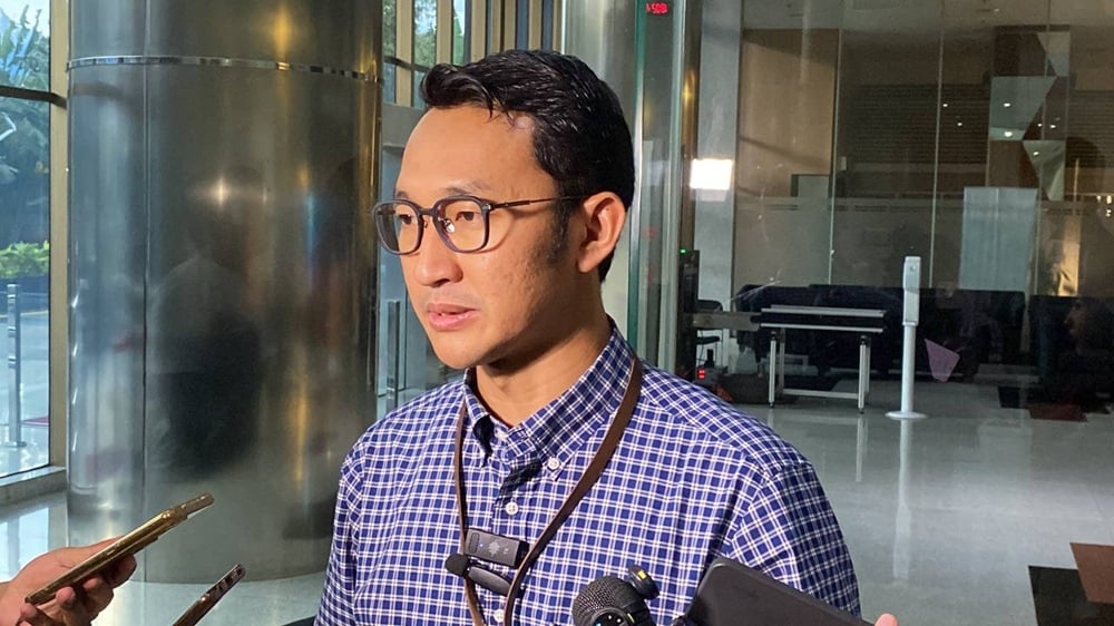 KPK Duga Ketua DPD PDIP Jabar Ono Surono Terima Aliran Uang Suap Bupati Bekasi