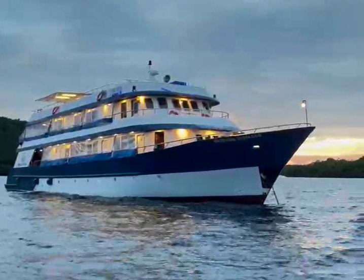 Kapal Wisata KM Prestige Voyager Kandas di Raja Ampat, 28 Wisatawan China Selamat