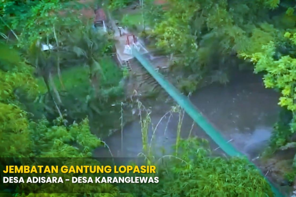 TNI AD Bangun Jembatan Gantung Lo Pasir Banyumas, Program Prabowo Sejahterakan Warga