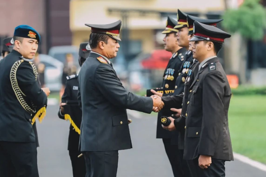 2.684 Personel Polda Jatim Dianugerahi Tanda Kehormatan Satyalancana Pengabdian