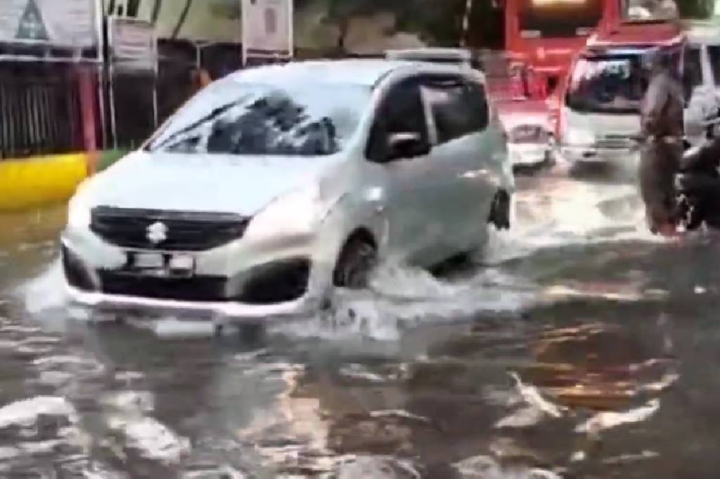 Banjir Jabodetabek, Jalan Raya Srengseng Jakbar Terendam Air