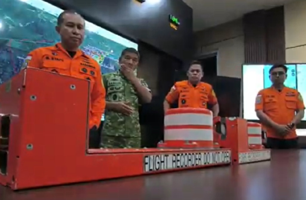 KNKT Terima Black Box dari Basarnas, Penyebab Jatuhnya Pesawat ATR 42-500 Diselidiki