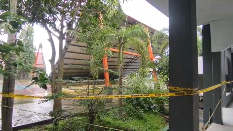 Bangunan Outdoor SMAN 1 di Cirebon Ambruk, Siswa Luka dan Guru Tewas Serangan Jantung