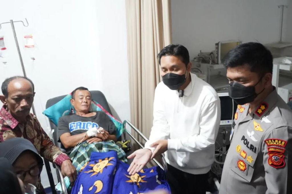 4 Warga Cianjur Keracunan Jamur Liar Dirawat di RSUD, Dijenguk Kapolres dan Bupati