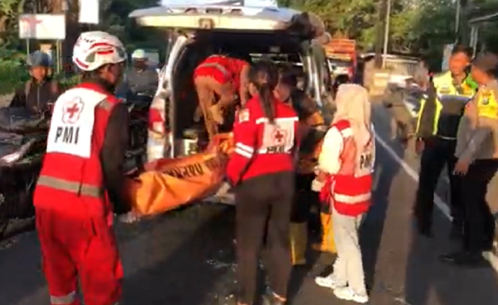Kecelakaan Maut di Mojokerto, Prajurit Kostrad Tewas usai Tabrak Truk Ayam