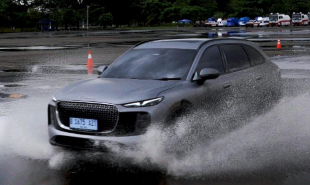 Mengaspal di Indonesia, Intip Teknologi dan Platform Dibenamkan Lepas L8