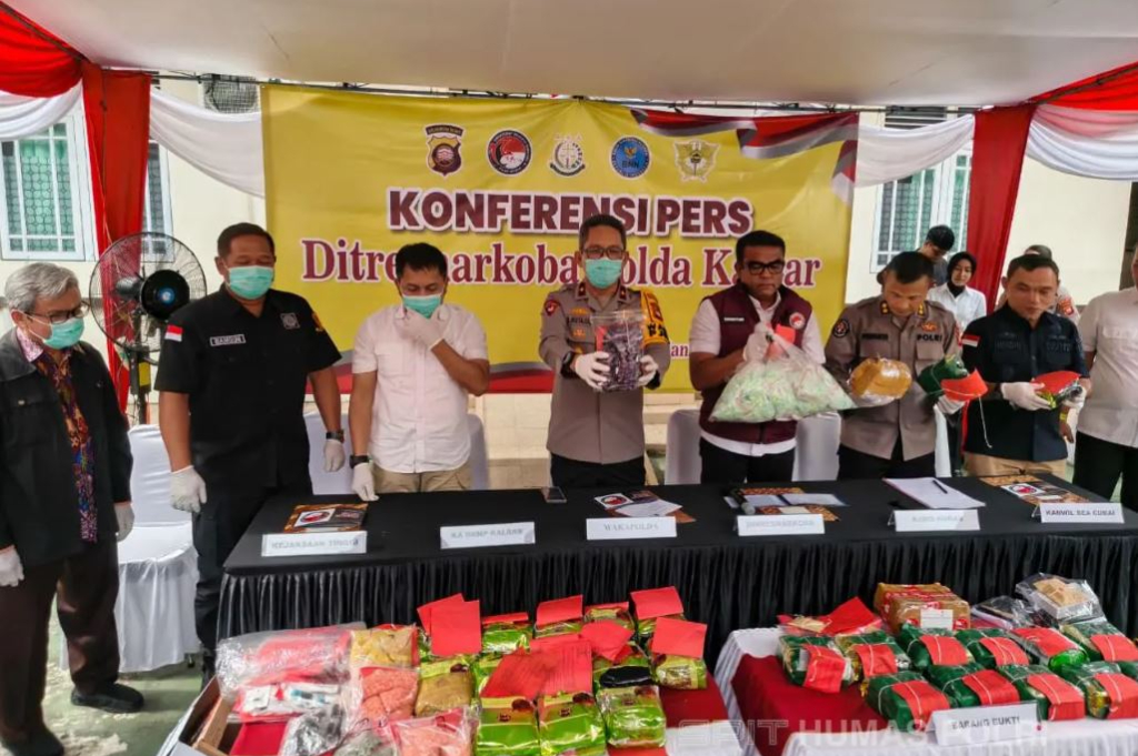 Polda Kalbar Musnahkan Sabu 12 Kg, 19 Tersangka Jaringan Narkotika Ditangkap