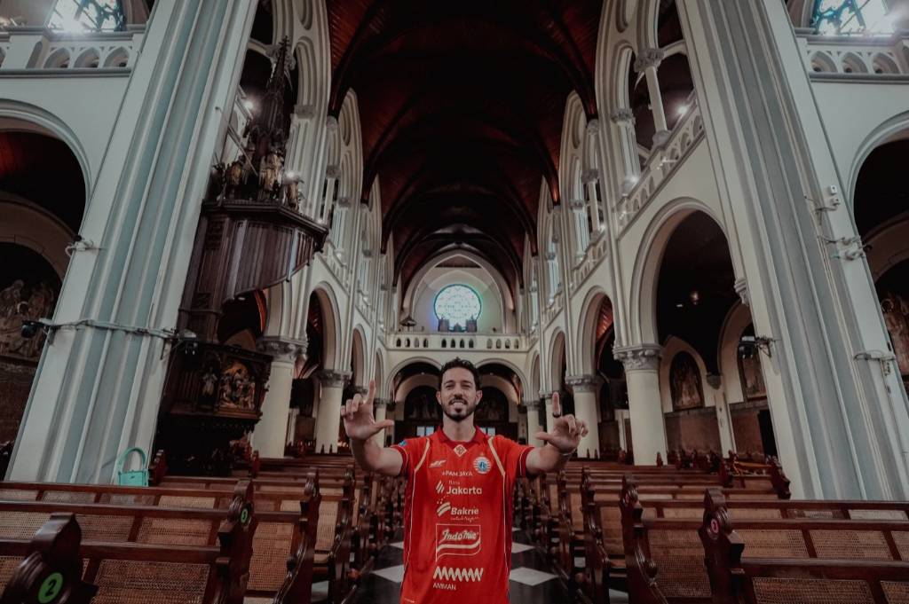 Persija Resmi Rekrut Mantan Tandem Lionel Messi