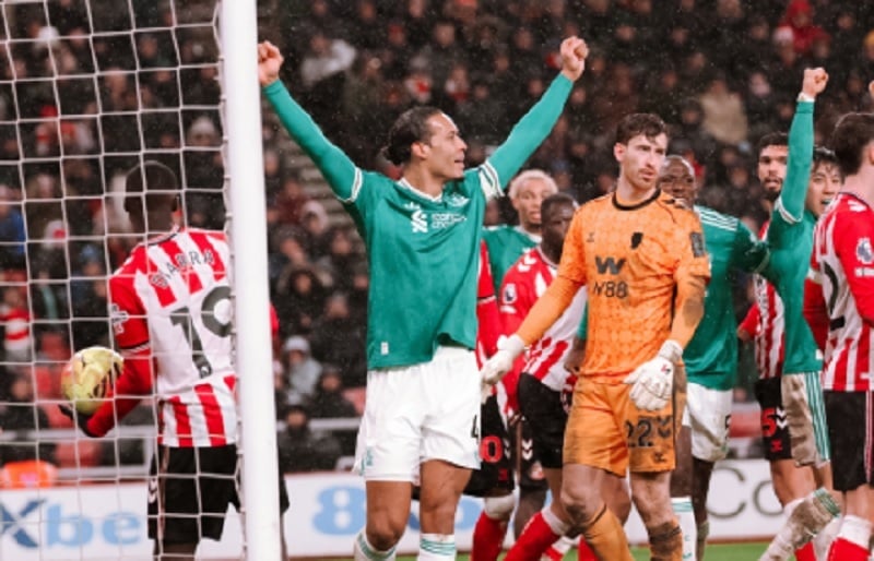 Hasil Lengkap Liga Inggris Semalam: Liverpool Menang Tipis, Man City Pesta Gol