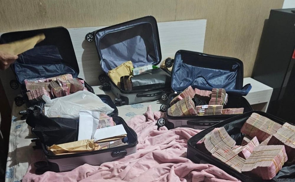 KPK Sita 5 Koper Berisi Uang Rp5 Miliar Pecahan Mata Uang Asing terkait Kasus Impor Bea Cukai