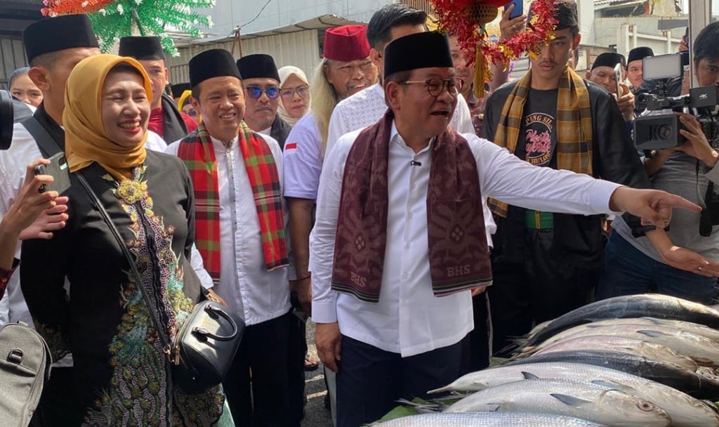 Momen Pramono Borong Ikan Bandeng di Festival Rawa Belong, Terbesar Tembus 14 Kg