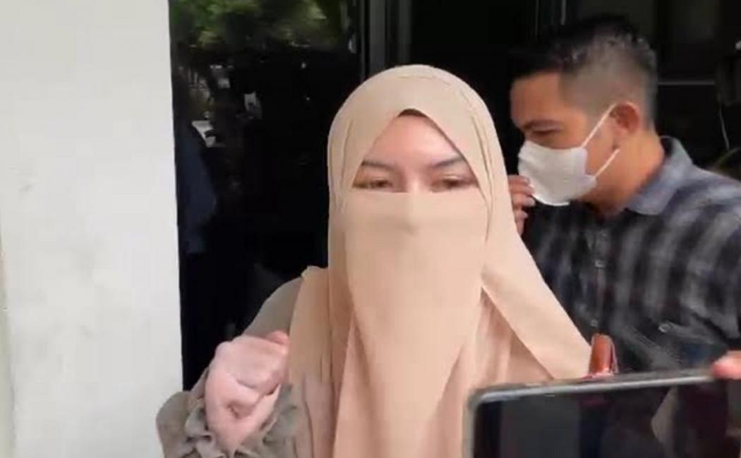 Wardatina Mawa Jalani Pemeriksaan terkait Laporan Perselingkuhan Insanul Fahmi dan Inara Rusli