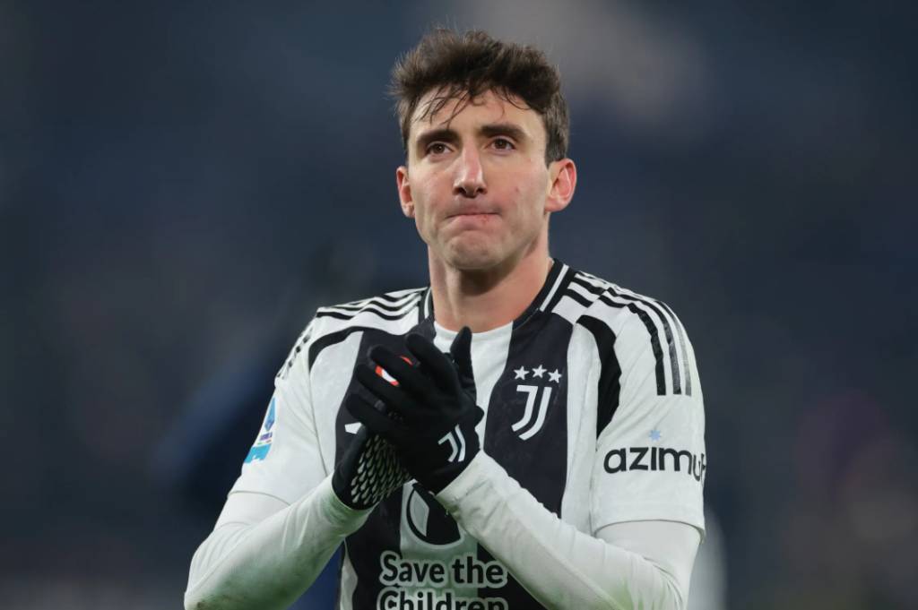 Juventus Terancam Kehilangan Andrea Cambiaso, Barcelona dan Chelsea Siaga di Bursa Transfer