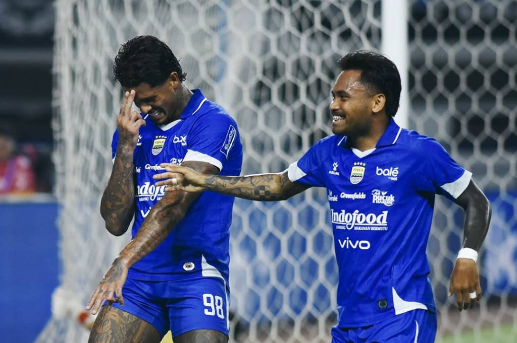 Pesta Gol di GBLA! Persib Bintang 5 Hancurkan Madura United, Takhta Super League Aman