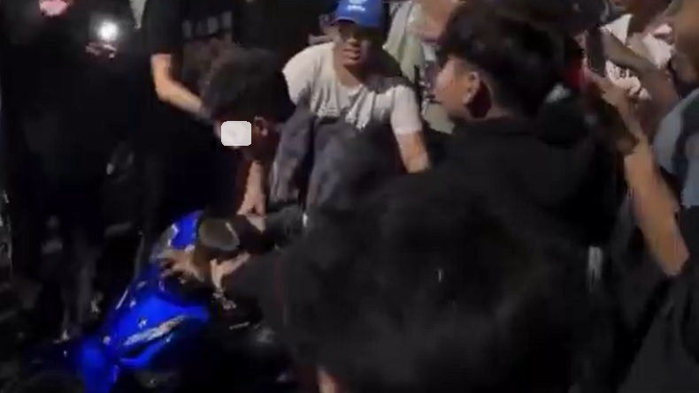 Viral! Balap Liar Dibubarkan Warga di Malang, Motor Pelaku Dirusak dan Dibuang ke Sungai