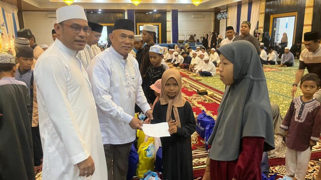 Buka Puasa Bersama, Bupati Kotabaru Gelar Haul Ayahanda dan Santuni Anak Yatim  