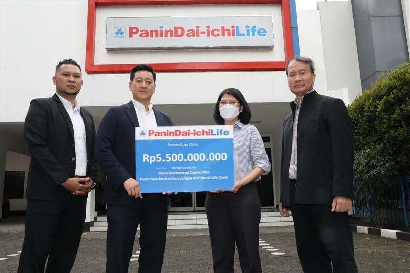 Panin Dai-ichi Life Bayarkan Klaim Asuransi Rp5,5 Miliar di Bandung
