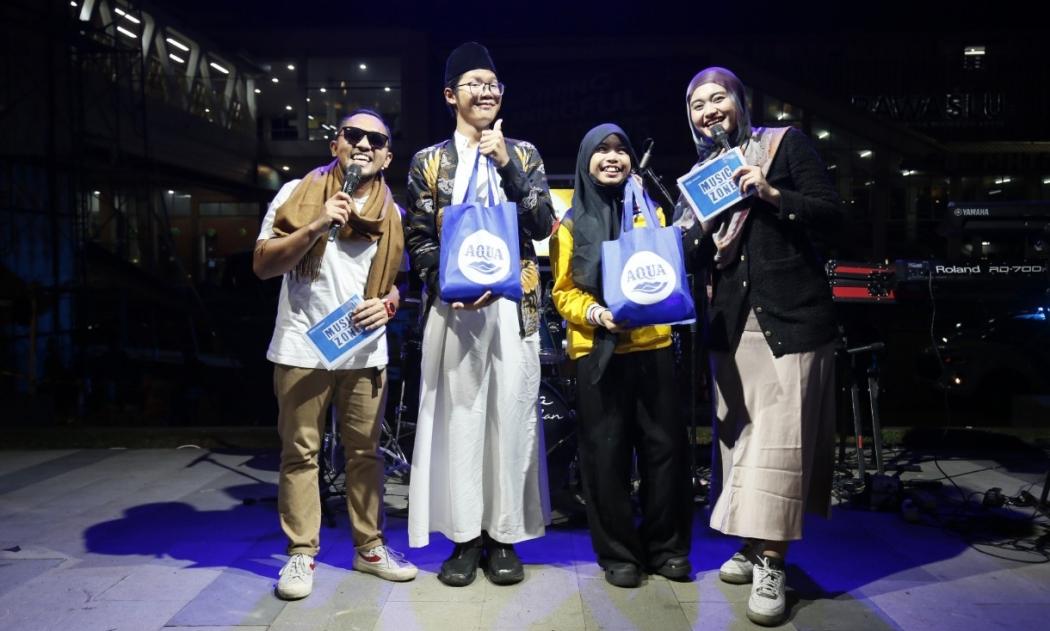 Music Zone Meriahkan Anjungan Sarinah, Booth Aqua Segarkan Penonton saat Buka Puasa