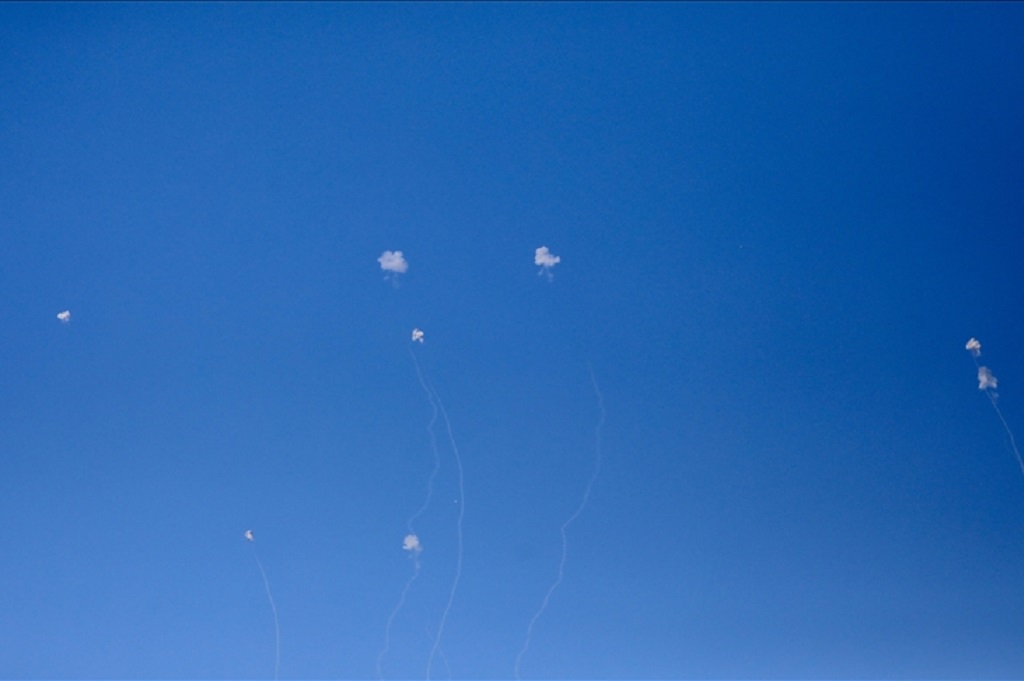 Iran Balas Serangan Israel! Ledakan Terdengar di Haifa