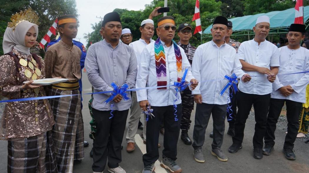 Perkuat Konektivitas Destinasi Wisata, Bupati Kotabaru Resmikan Jalan Desa Teluk Tamiang
