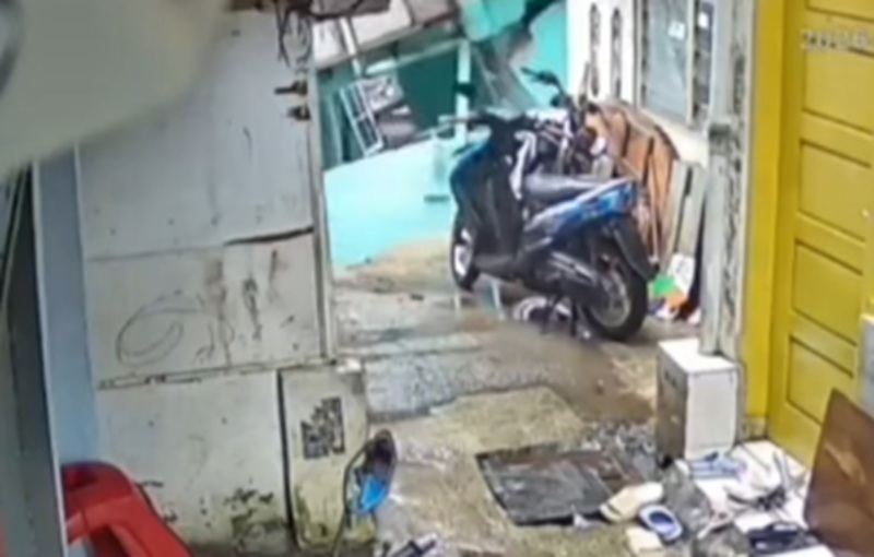 Pramono Pastikan Rumah Longsor di Tebet Jaksel Bukan Akibat Normalisasi Kali Ciliwung