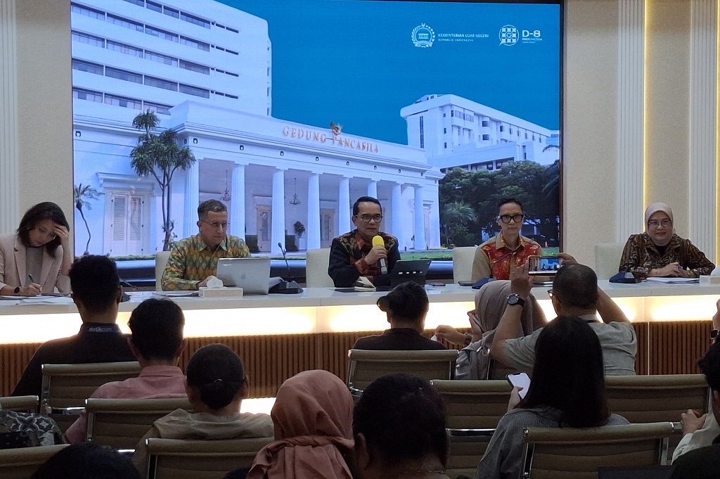 Indonesia Tunda KTT D8 Imbas Perang Timur Tengah Tak Kunjung Reda