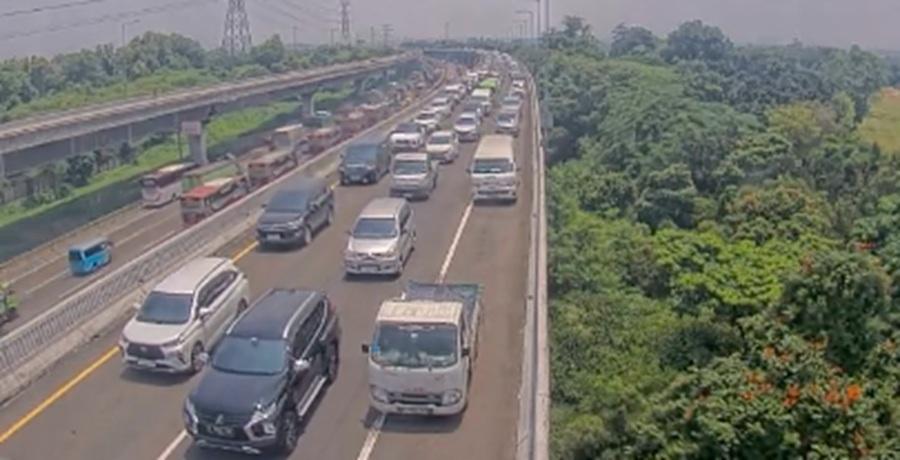 Kecelakaan Beruntun di Tol MBZ KM 46, Lalu Lintas Arah Cikampek Tersendat  