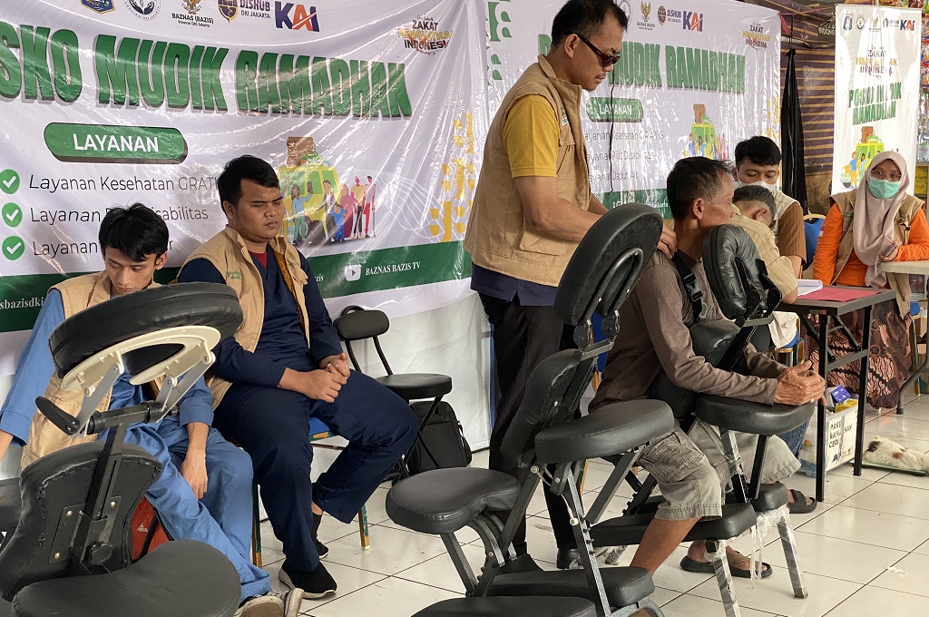 Mantap! Terminal Kampung Rambutan Sediakan Pijat Gratis untuk Pemudik