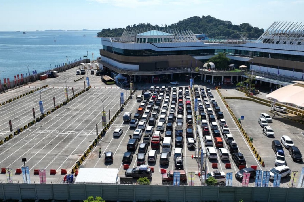 Wakapolri Tinjau Arus Mudik dari Udara, Pastikan Penyeberangan Merak-Bakauheni Lancar