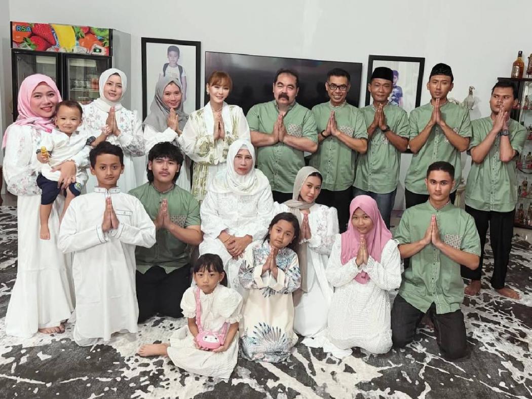 Inul Daratista Rayakan Lebaran 2026 Hari Ini di Kampung Halaman