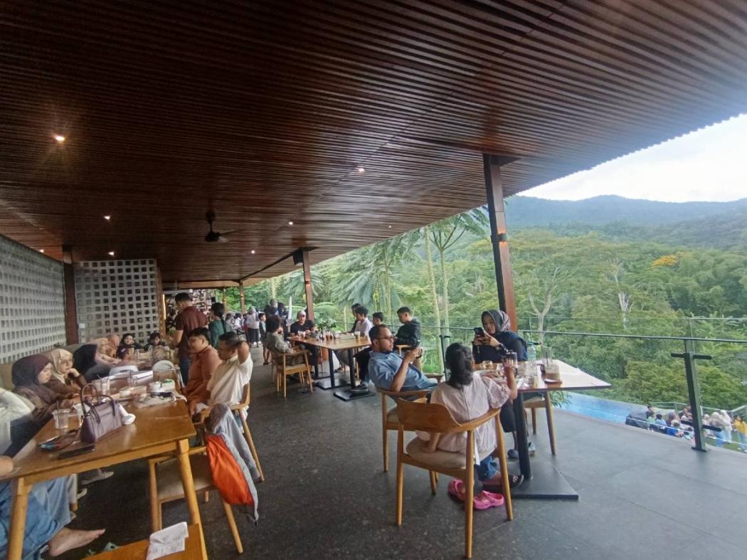 Kedai Kopi di Kaki Gunung Galunggung Ini Siap Manjakan Lidah dan Mata, Wajib Coba!