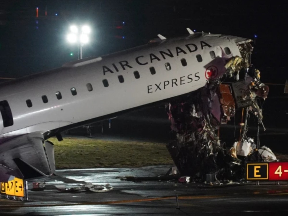 Pesawat Air Canada Tabrak Mobil Damkar, Pilot dan Kopilot Tewas
