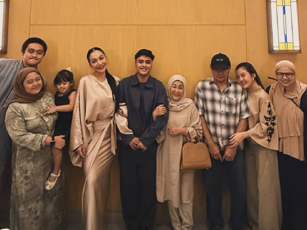 Viral Denada Rayakan Lebaran 2026 Bareng Ressa Rizky Rossano, Ini Fotonya!