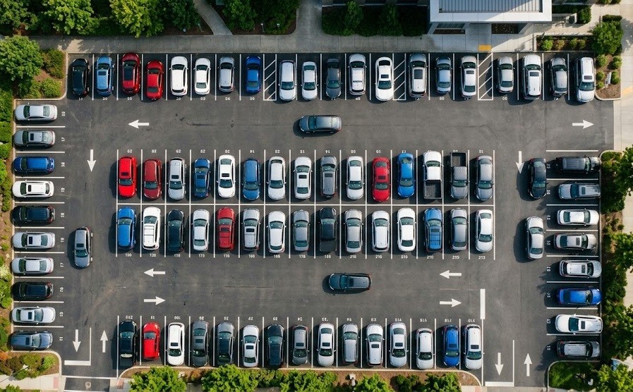 Unik, Pria Ini Punya Hobi Parkir di Semua Slot Parkiran Supermarket Selama Hampir 2 Tahun