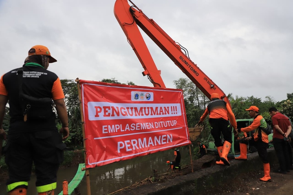 DLH DKI Tutup Permanen TPS Tanah Kusir usai Viral Tudingan Truk Buang Sampah ke Kali 