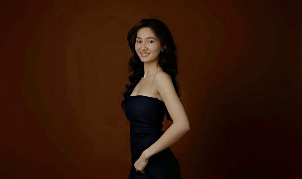 Sosok Ayu Kynbraten, Wanita Berdarah Indonesia Tembus Semifinal Miss Universe Norwegia 2026