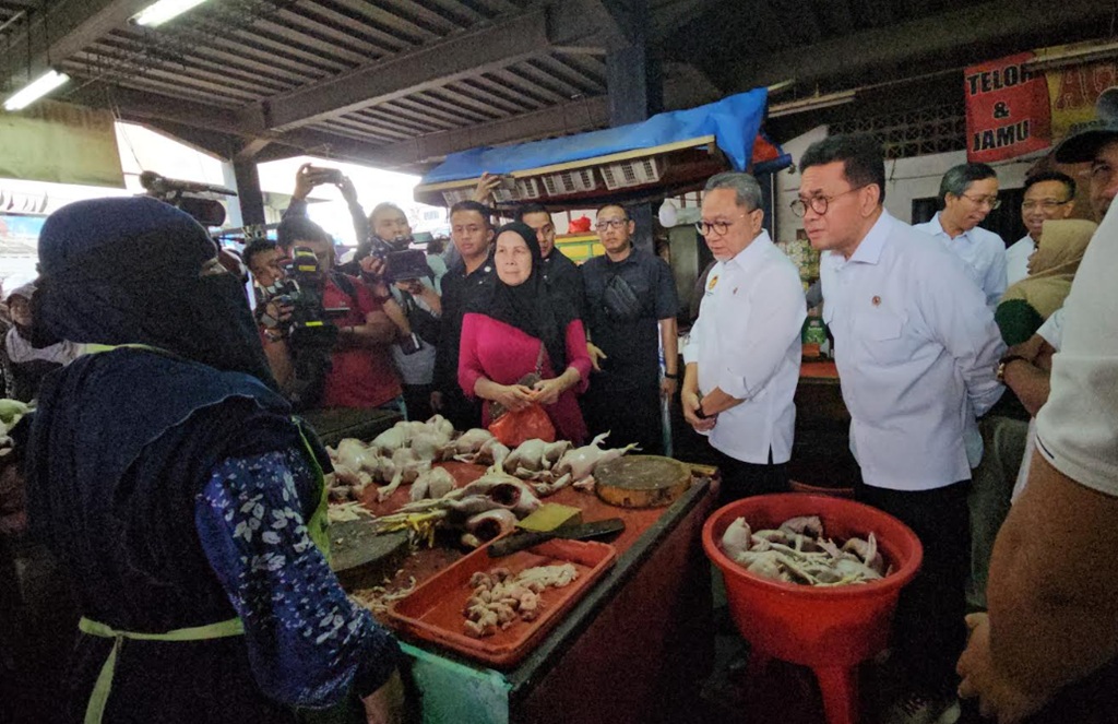 Zulhas Temukan Harga Cabai Rawit Merah Tembus Rp100.000 di Pasar Minggu 