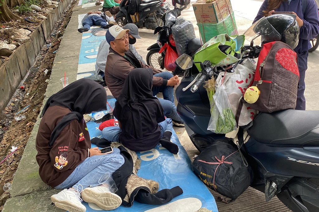Cerita Pemudik Motor Banyak Istirahat di Jalan agar 2 Anaknya Tak Kelelahan