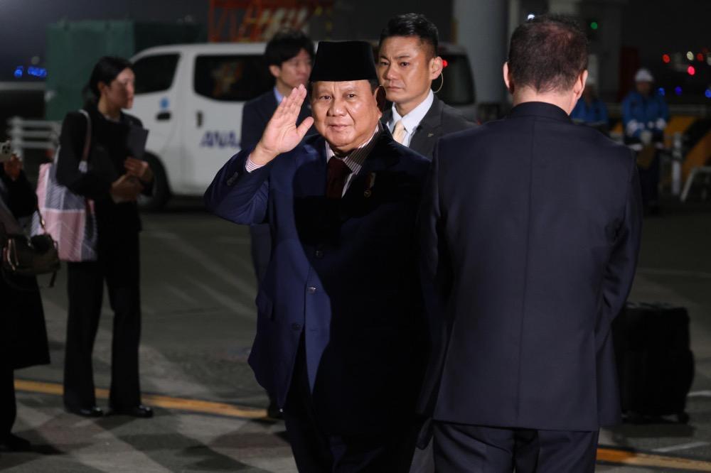 Prabowo Disambut Pejabat Pemerintah Jepang saat Tiba di Tokyo
