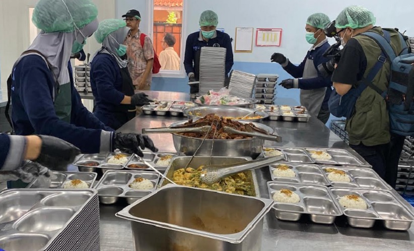 Hari Pertama MBG usai Libur Lebaran, SPPG Kemayoran Uji Indra Menu Sebelum Dibagikan