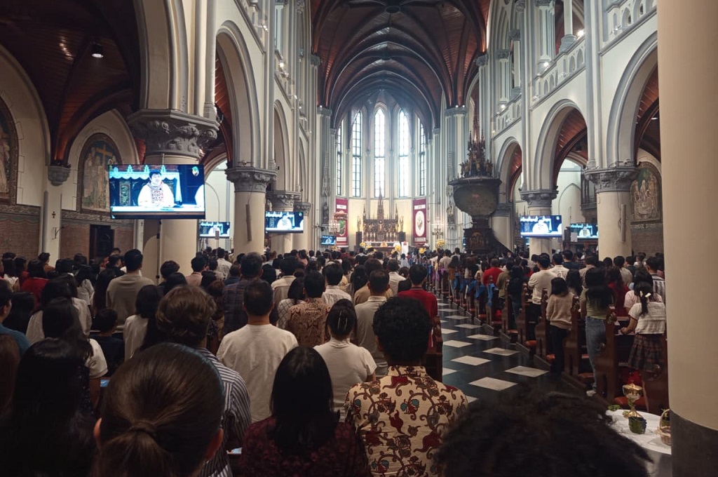 Misa Paskah di Gereja Katedral, Kardinal Suharyo Ingatkan Bahaya Keserakahan