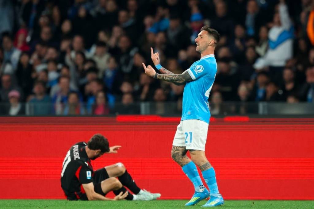 Hasil Napoli vs AC Milan di Liga Italia: Dramatis! Gol Telat Politano Bikin Rossoneri Tumbang