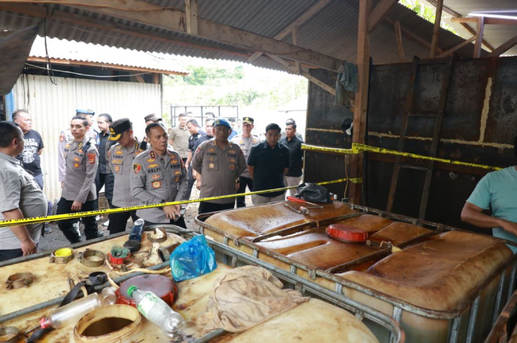 Polda Lampung Gerebek 3 Gudang BBM Ilegal di Pesawaran, Rugikan Negara hingga Rp160 Miliar
