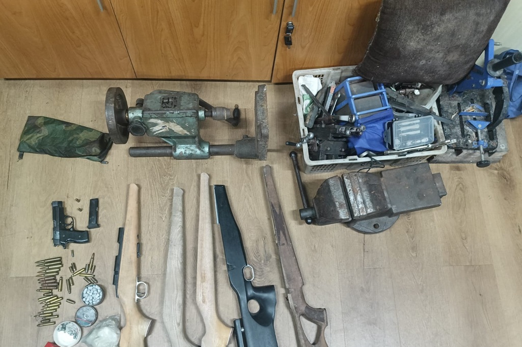 20 Tahun Rakit Senjata Api Ilegal, Ki Bedil Akhirnya Ditangkap