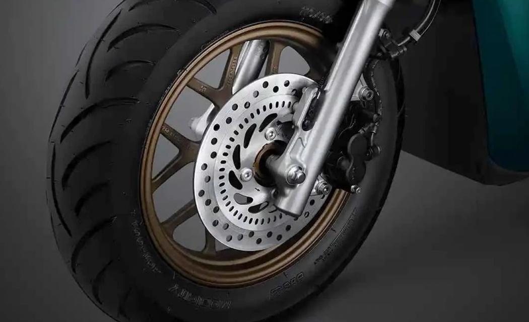 Ban Motor Diganti Lebih Besar Terlihat Gagah, Ingat Selain Bikin Boros Ini Dampaknya bagi Keselamatan