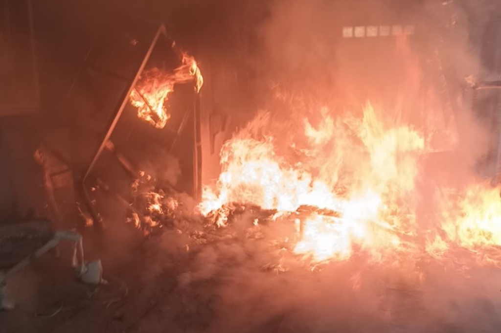 Masjid Al-Fajar di Sukoharjo Terbakar, Api Diduga akibat Korsleting Listrik