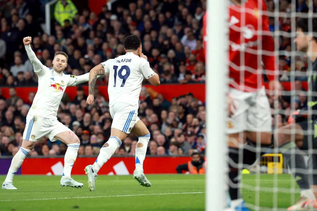 Akhiri Kutukan 45 Tahun, Leeds United Bungkam MU di Old Trafford, Lisandro Kartu Merah