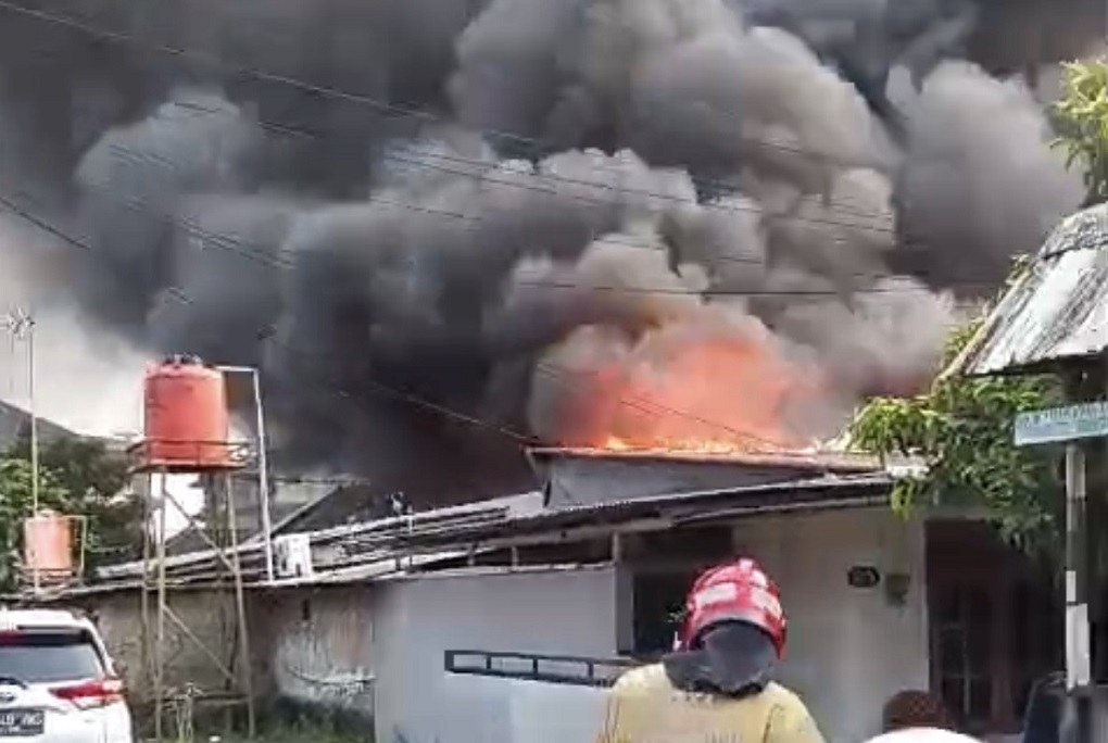 Kebakaran Asrama Polri di Ciledug, 40 Personel Damkar Dikerahkan