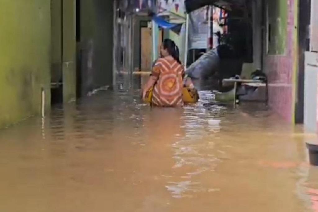 Banjir Hampir 2 Meter Landa Kebon Pala Jaktim padahal Cuaca Cerah